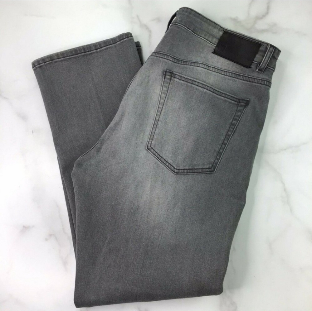 DL1961 Avery Modern Straight Jean 38 Gray